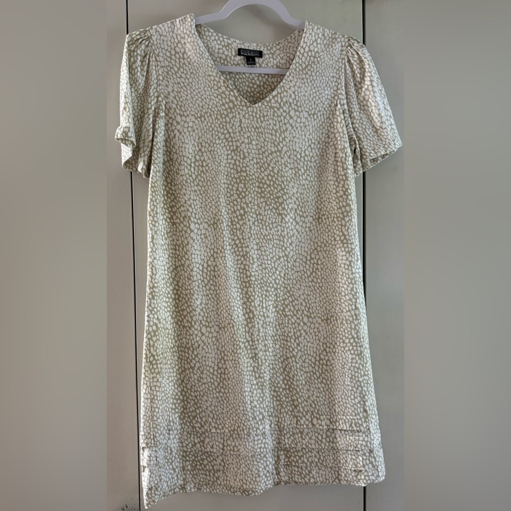 NWOT Nicole Miller Cream Short Sleeve Dress